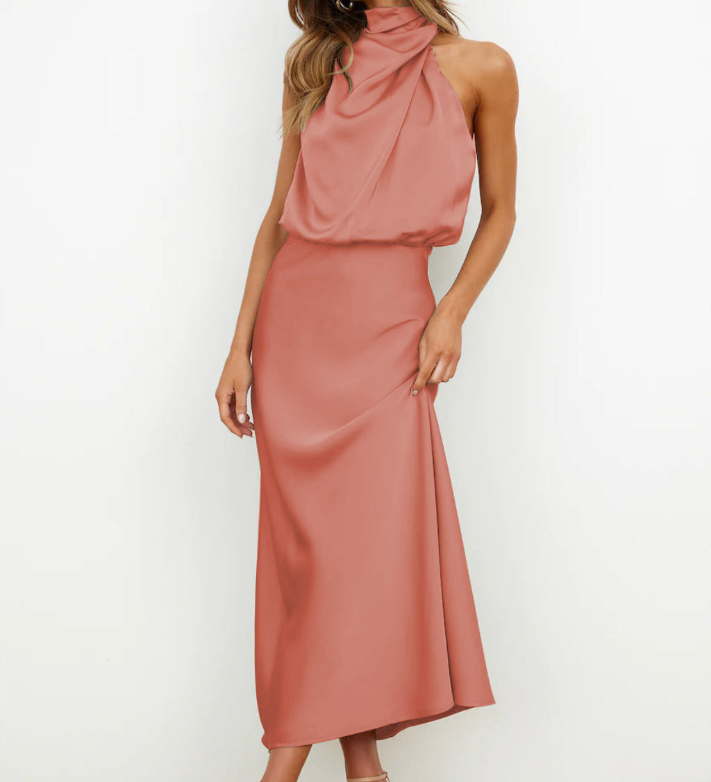 Tyra | Elegant evening dress with halter neck