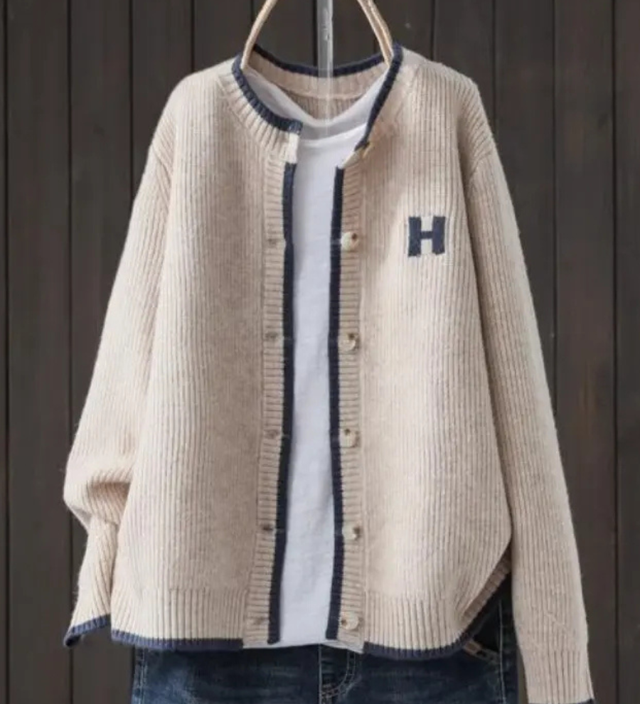 Helena - Classic Cardigan
