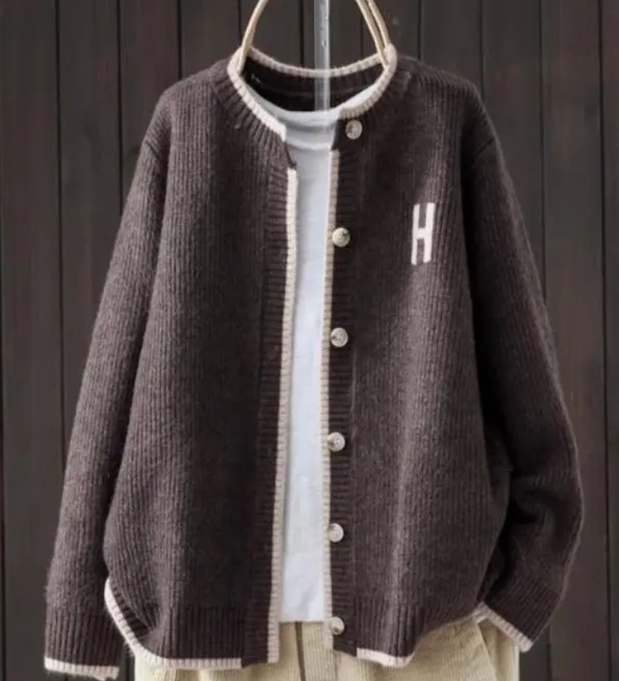 Helena - Classic Cardigan