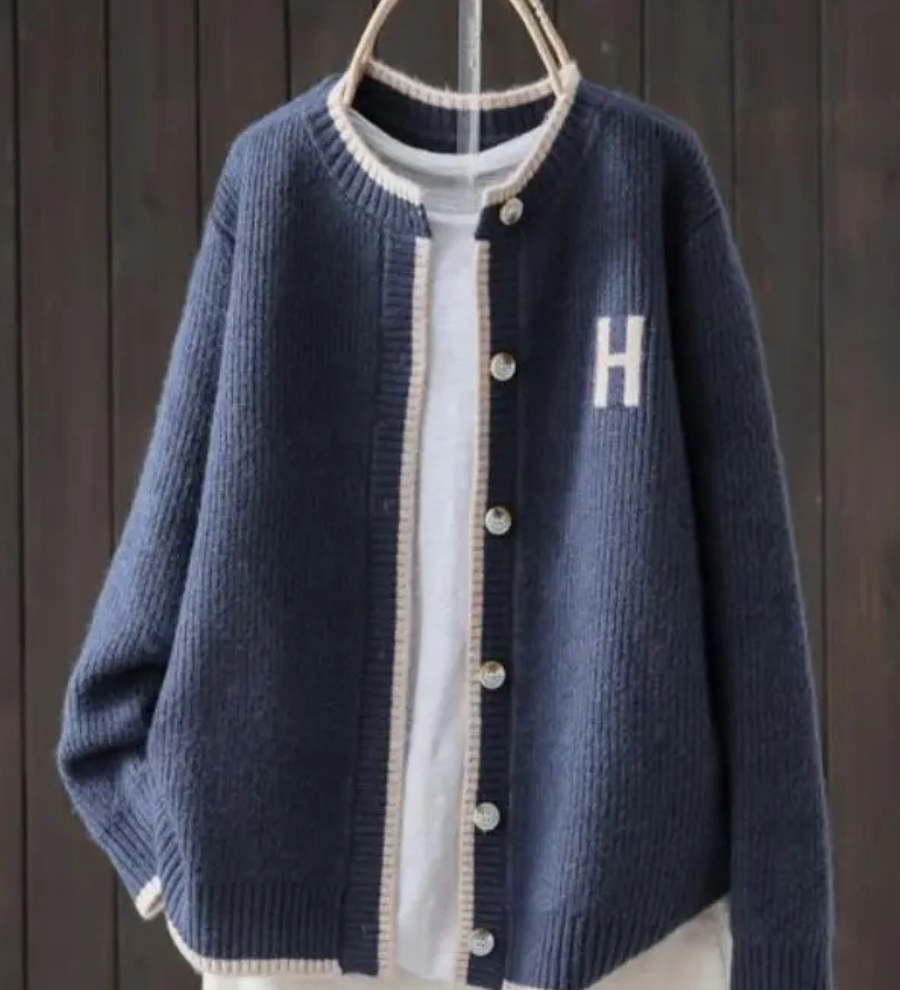 Helena - Classic Cardigan