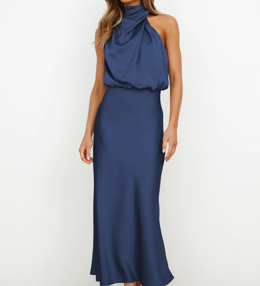 Tyra | Elegant evening dress with halter neck