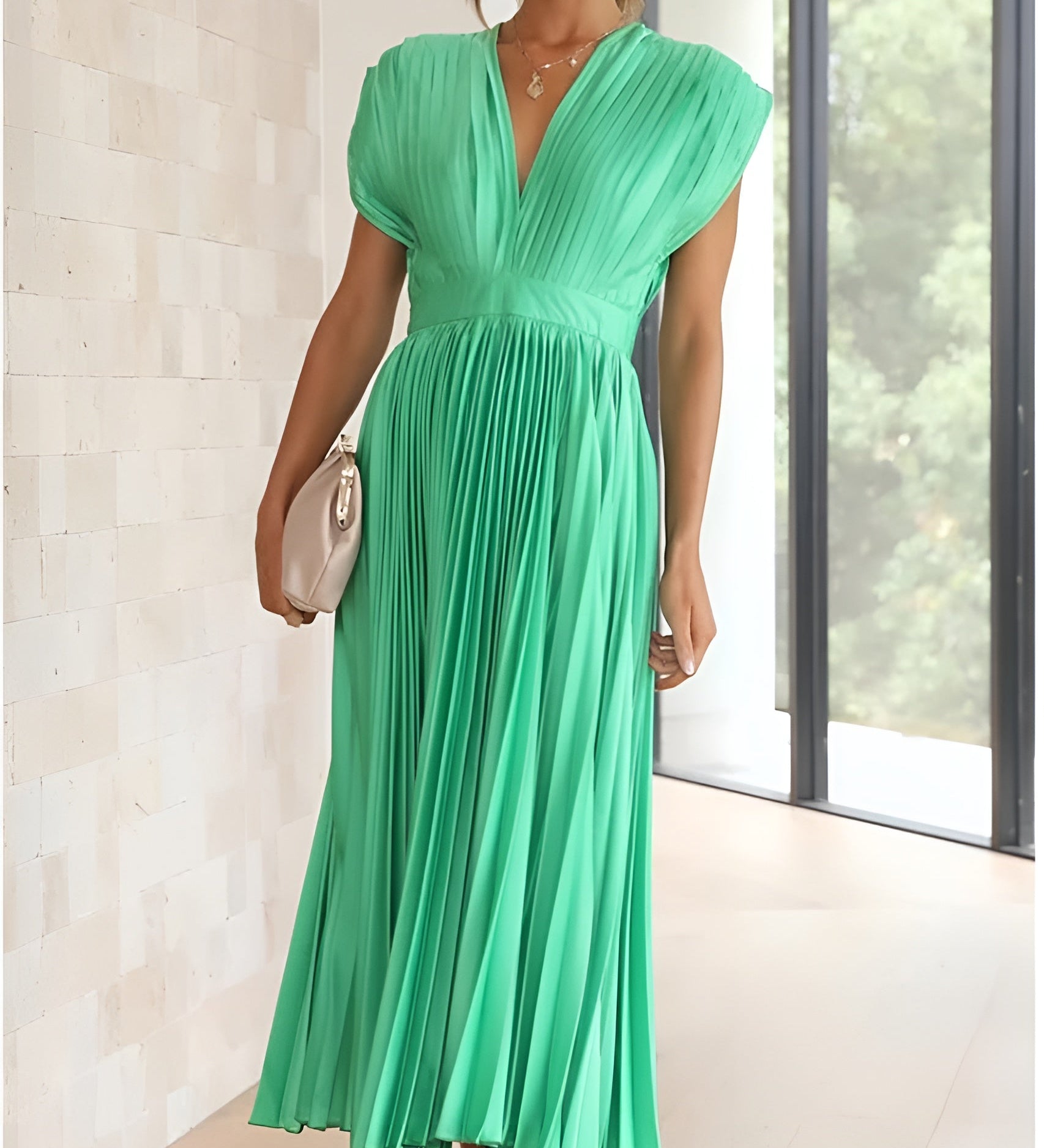 Selina | Sleeveless Dress with Pleats and Zip