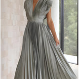 Selina | Sleeveless Dress with Pleats and Zip