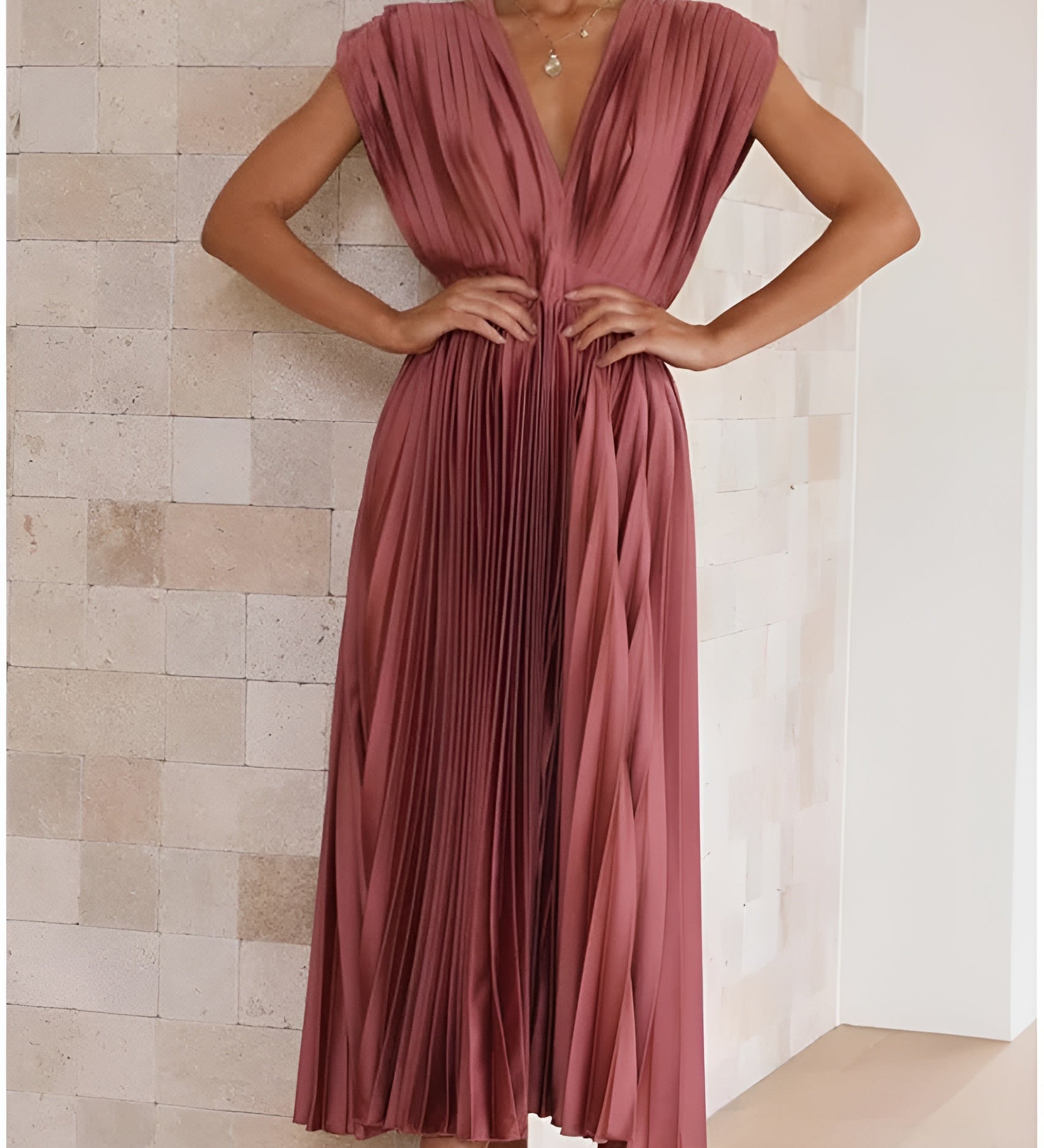 Selina | Sleeveless Dress with Pleats and Zip