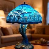 Blaue Tischlampe mit mysteriöser Atmosphäre