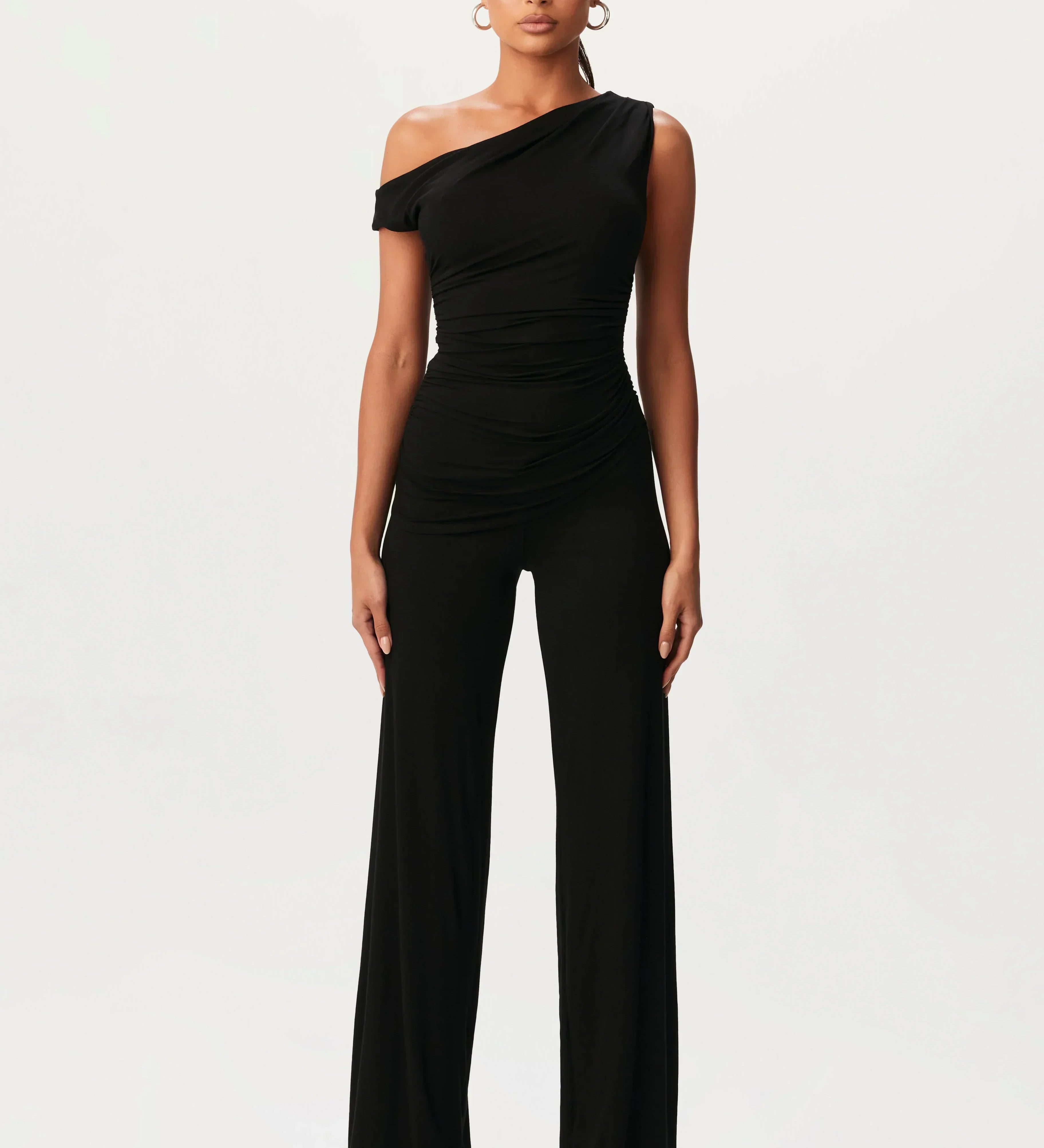Lúcia Ember - Elegant Asymmetrical Set