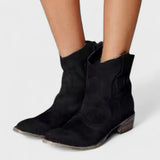 Carlotta - Timeless Elegant Ankle Boots
